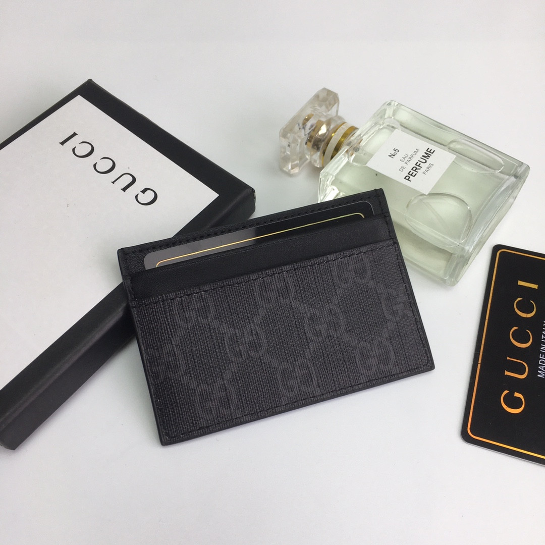 G*u*i gg  card case wallet