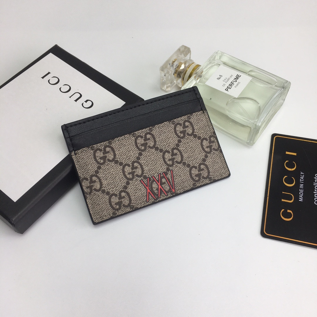 G*u*i gg  card case wallet
