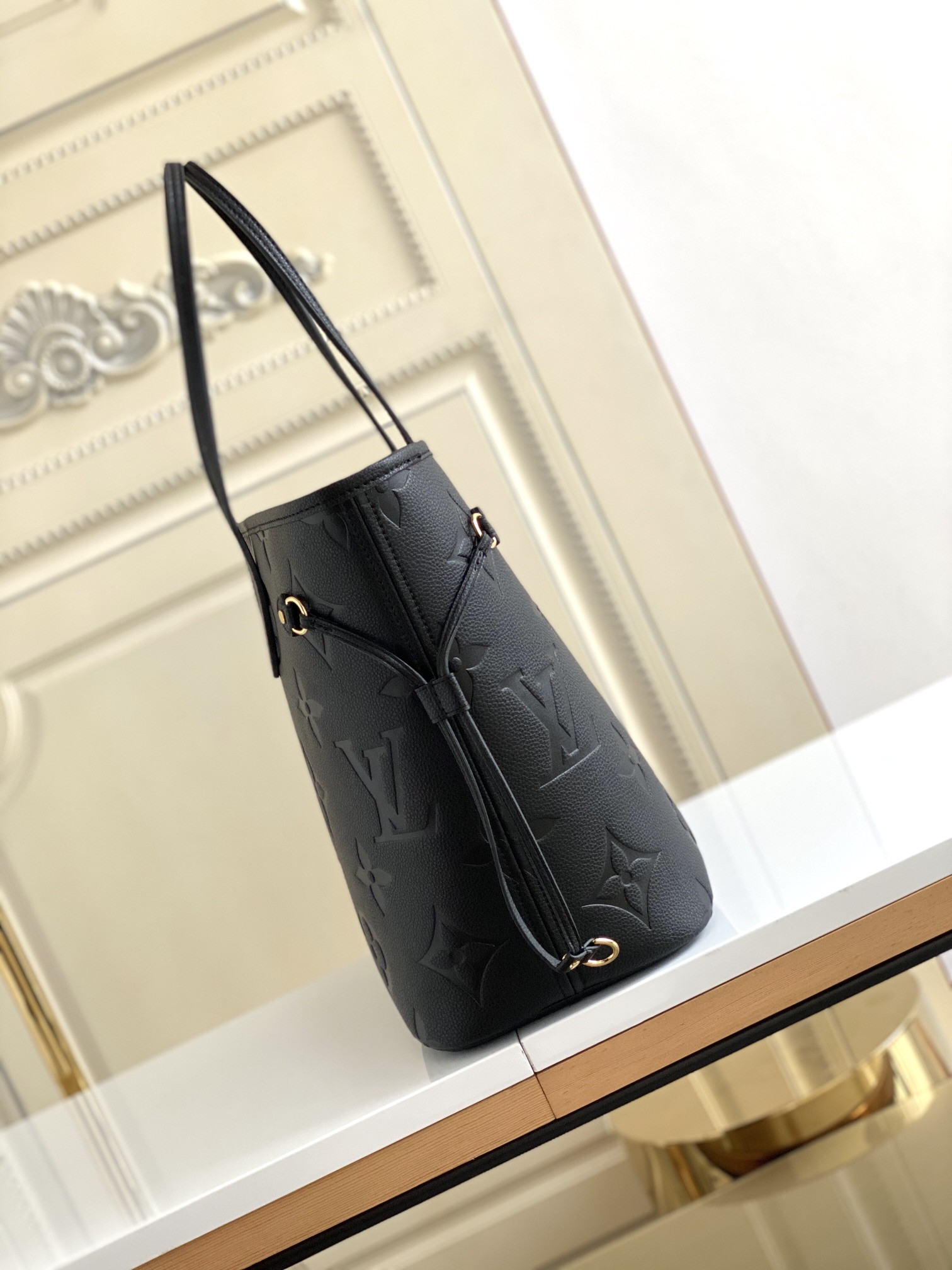 LV M45685 Neverfull MM 12.6 x 11.4 x 6.7 inches Without Box