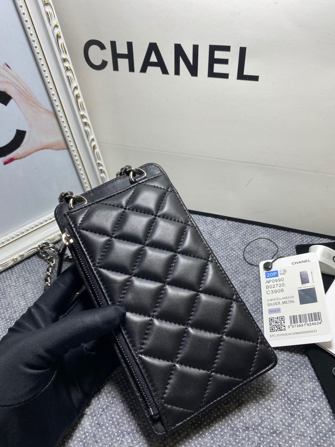 Ch*el long zipped wallet 19-11cm