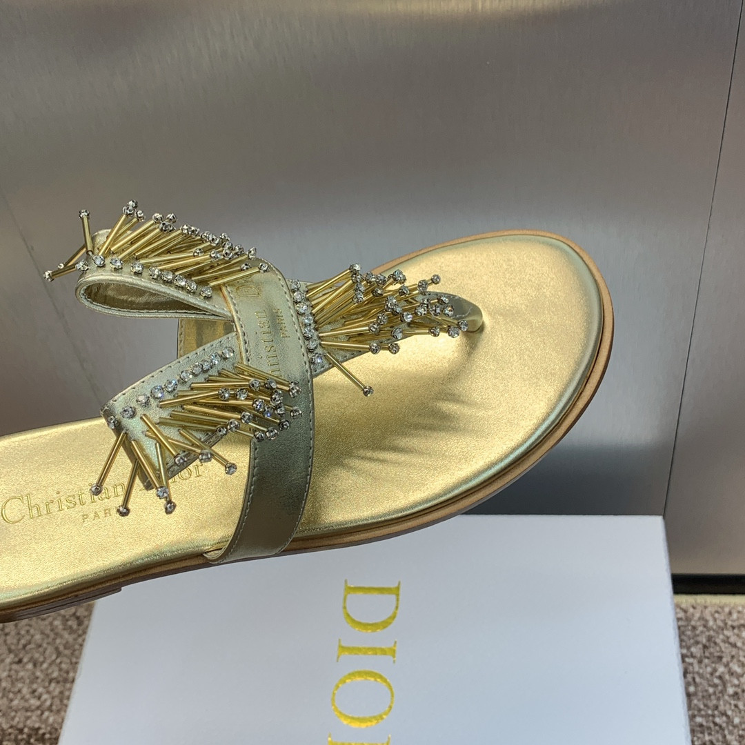 ua D*or slide 24ss