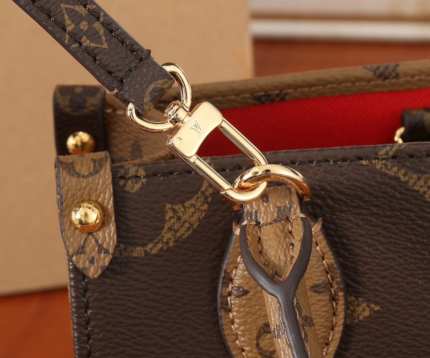 LV  OnTheGo BB M46839 7.1 x 5.9 x 3.3 inches