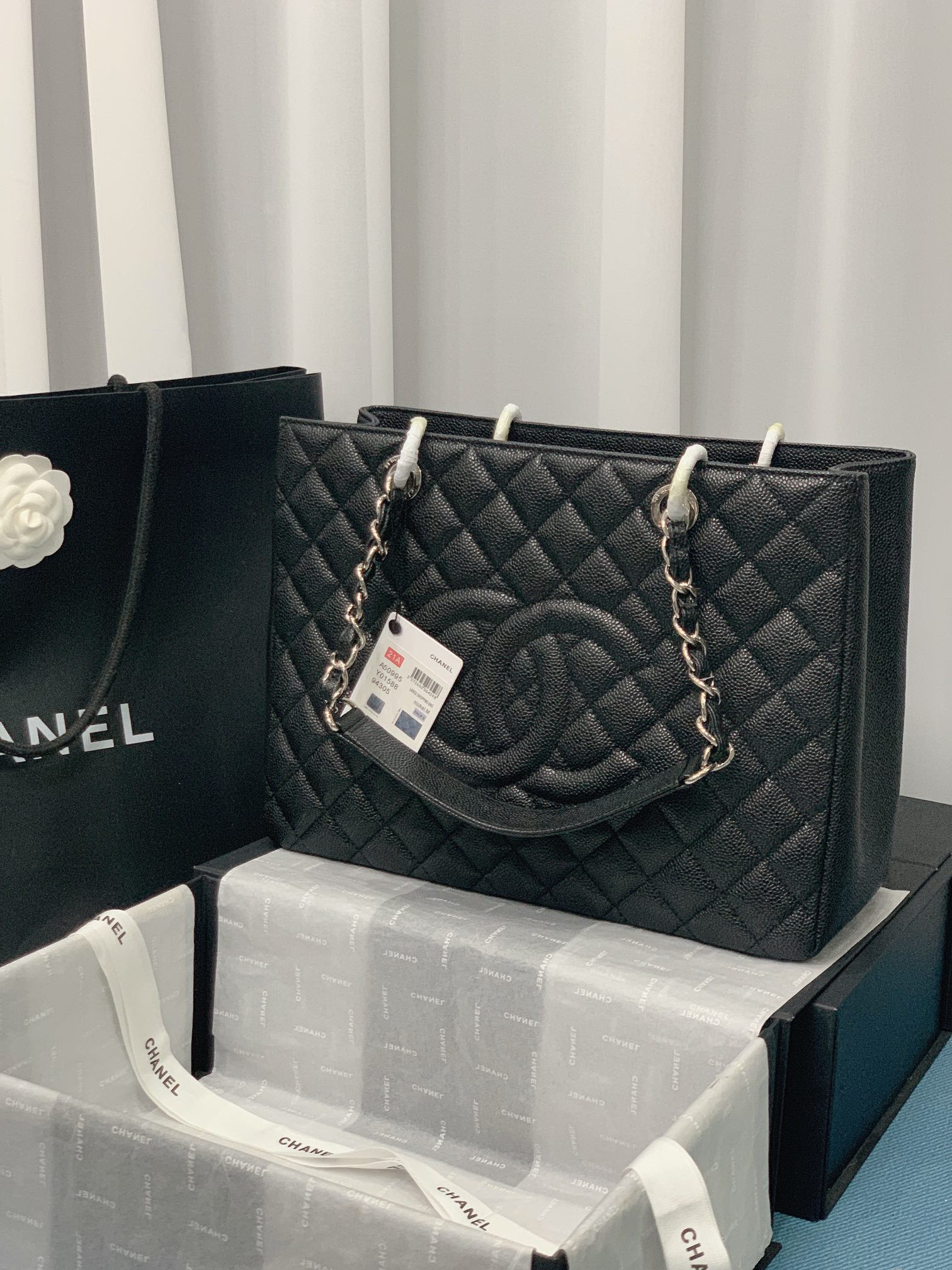 Ch*el gst caviar leather hardware 24x33x13cm
