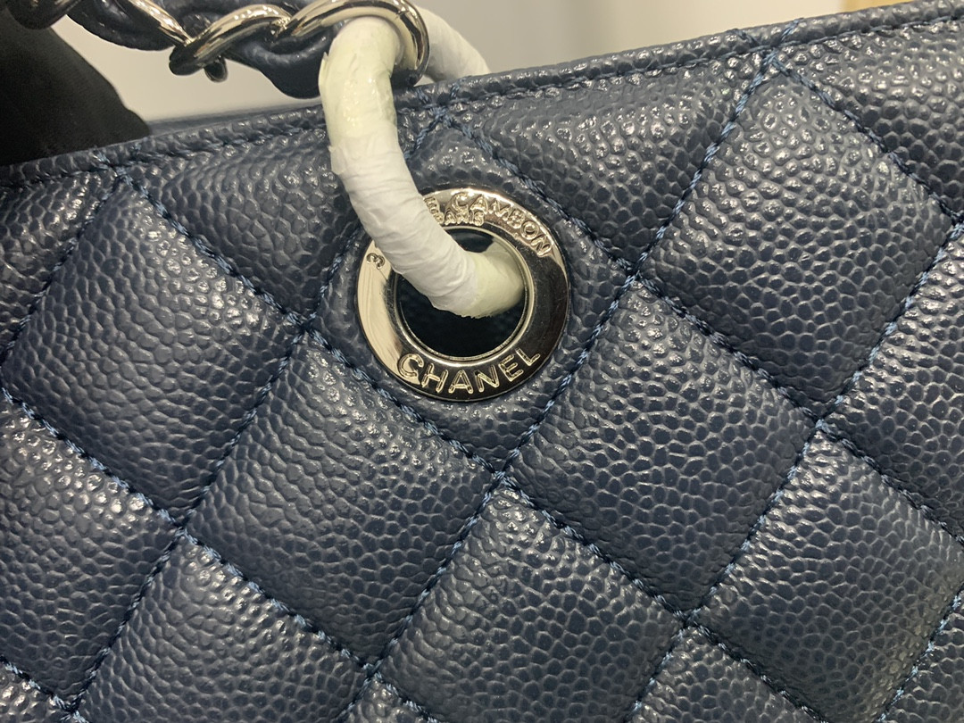 Ch*el gst caviar leather hardware 24x33x13cm