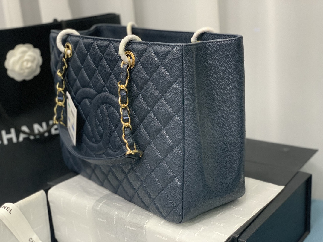 Ch*el gst caviar leather hardware 24x33x13cm