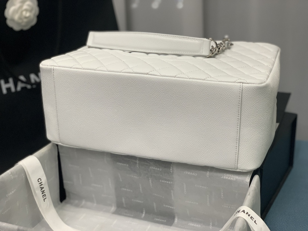 Ch*el gst caviar leather hardware 24x33x13cm