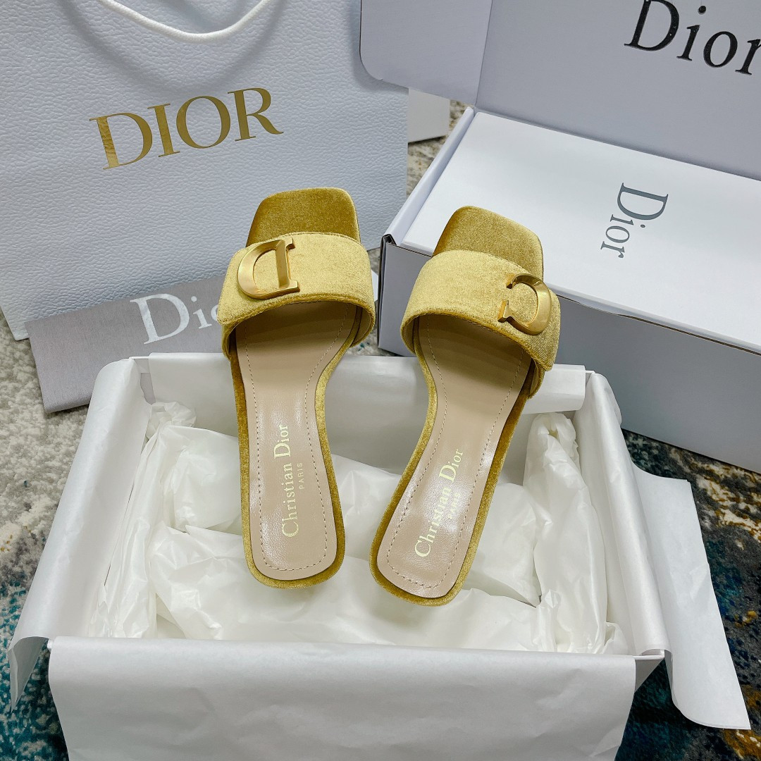 ua D*or or c