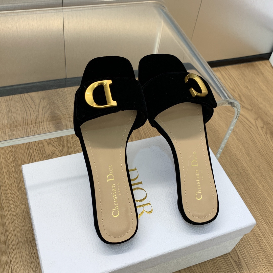ua D*or or c