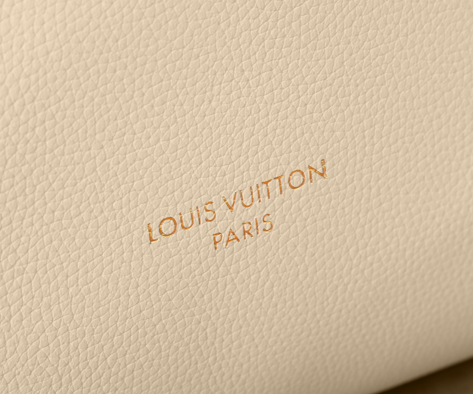 LV Low Key Hobo MM M25022 12.2 x 13.8 x 7.1 in