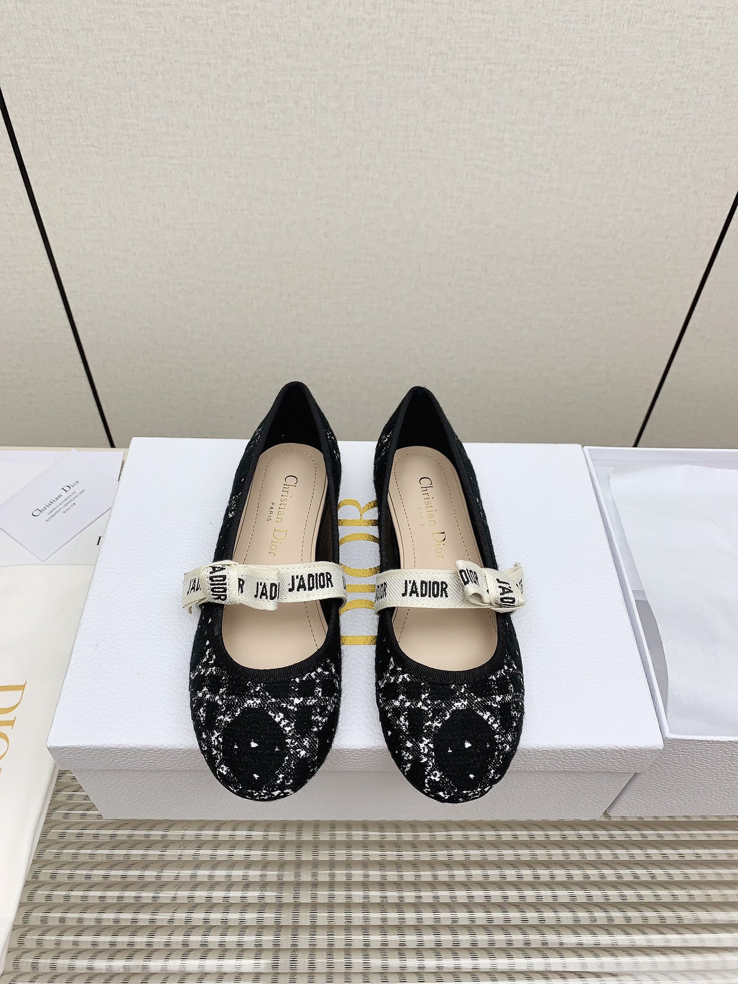 ua D*or ballet flat