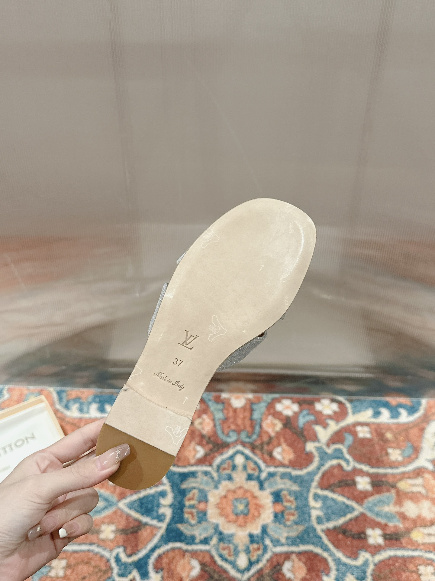UA LV Flat Mule