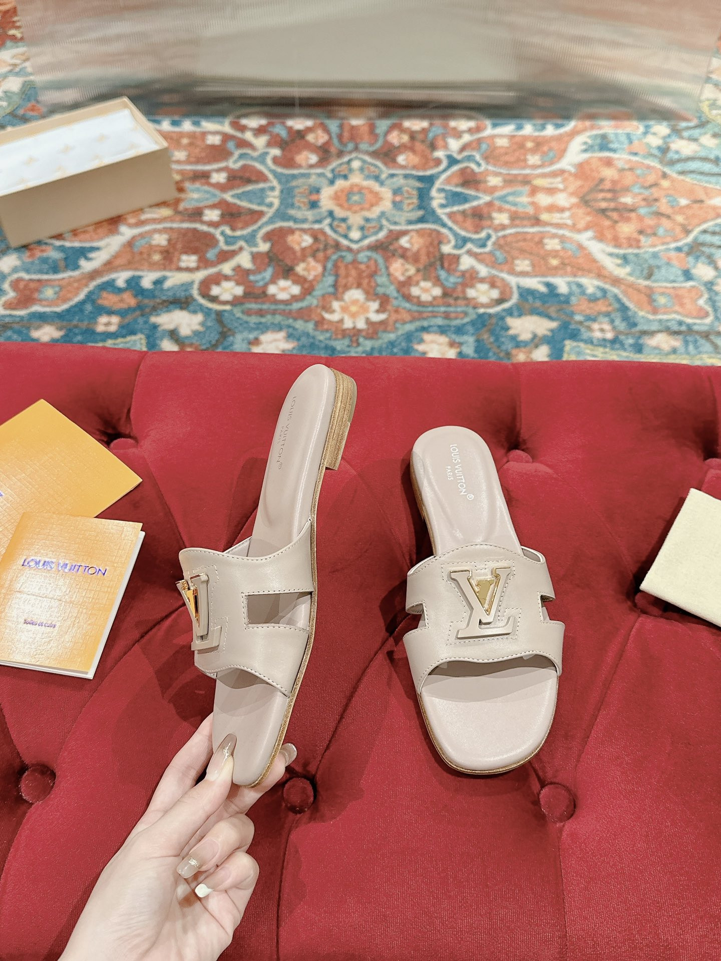 UA LV Flat Mule