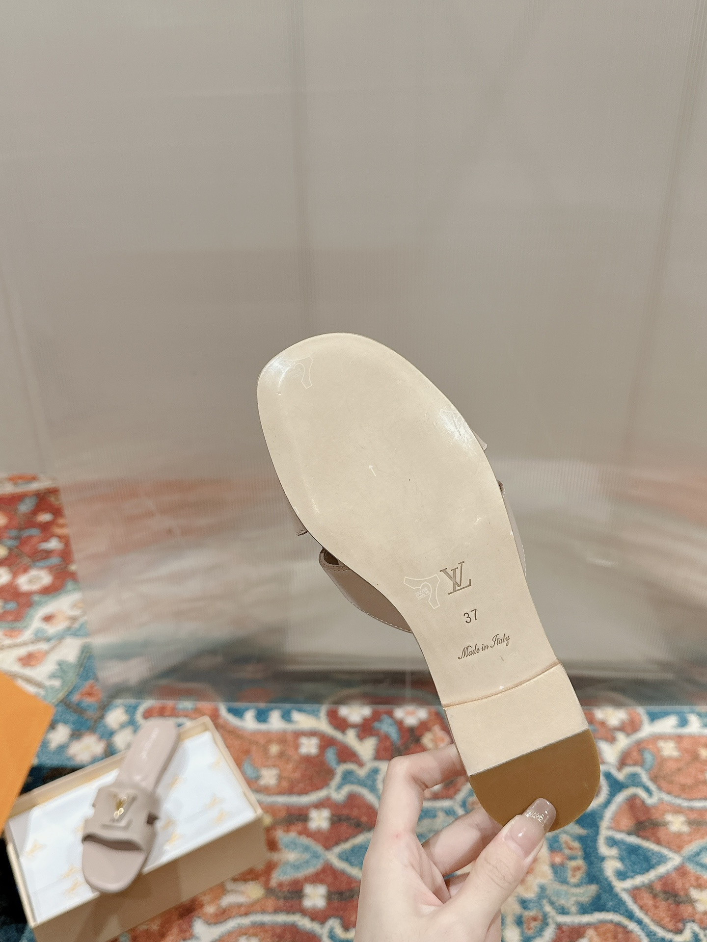 UA LV Flat Mule