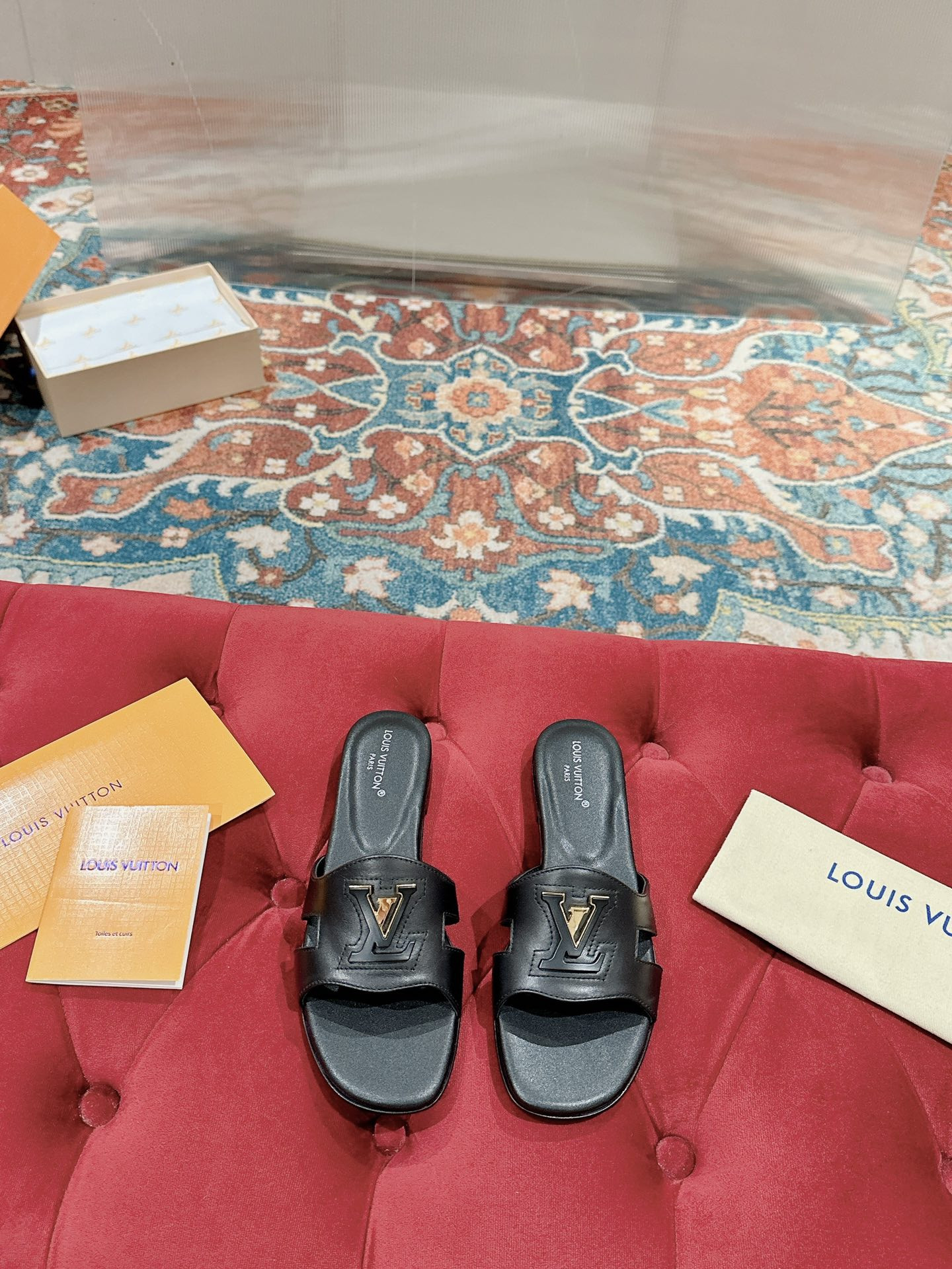 UA LV Flat Mule