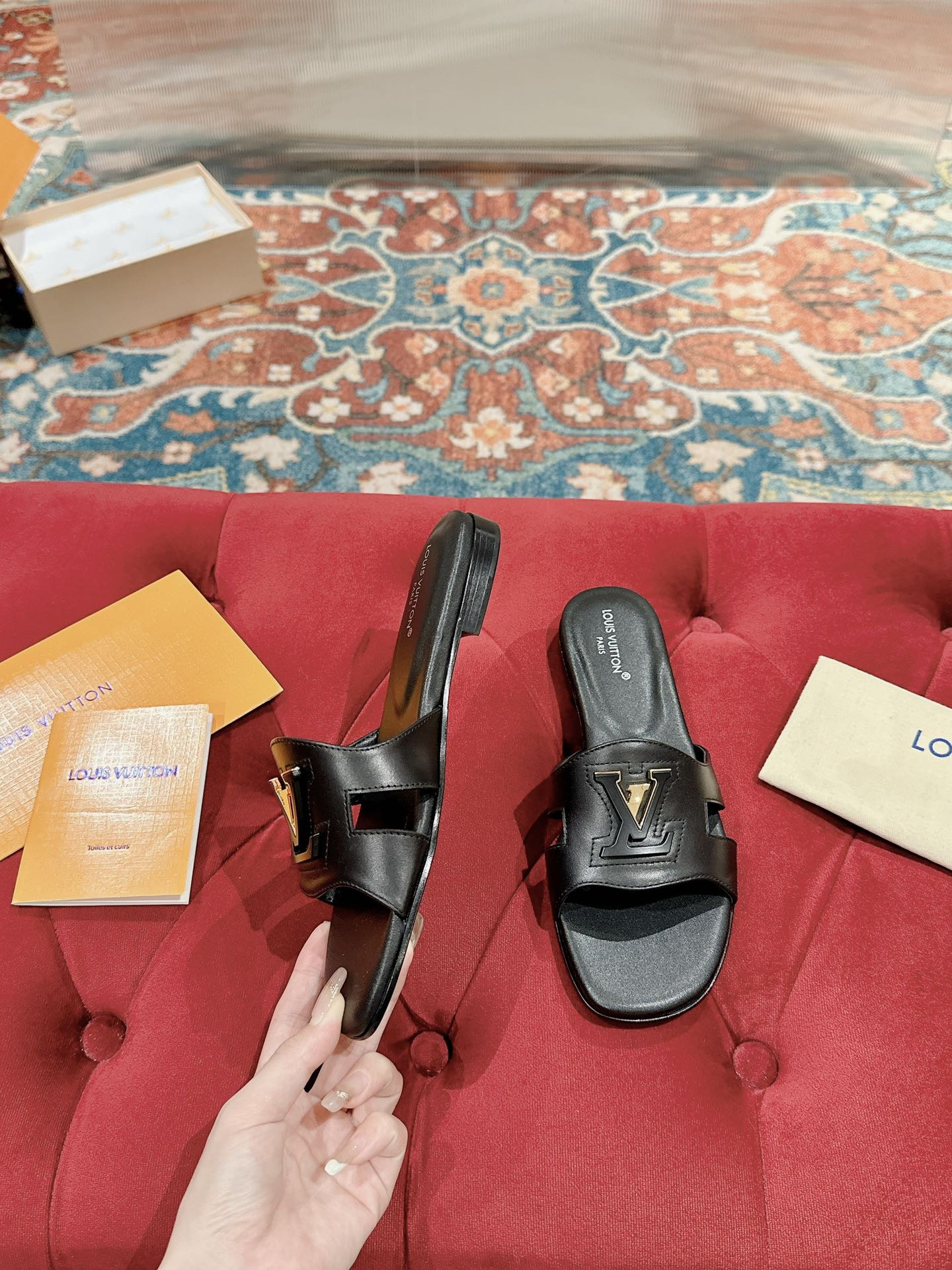 UA LV Flat Mule