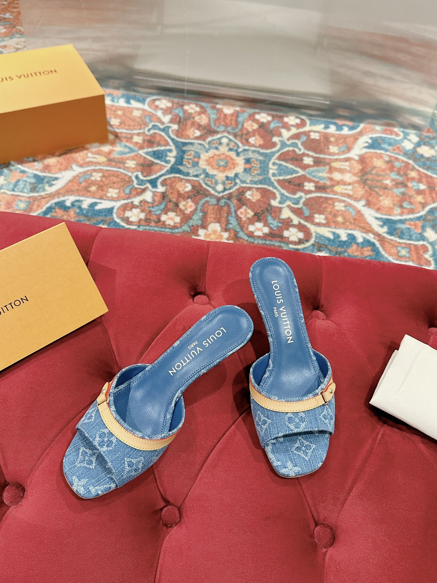 LV Helios Slide