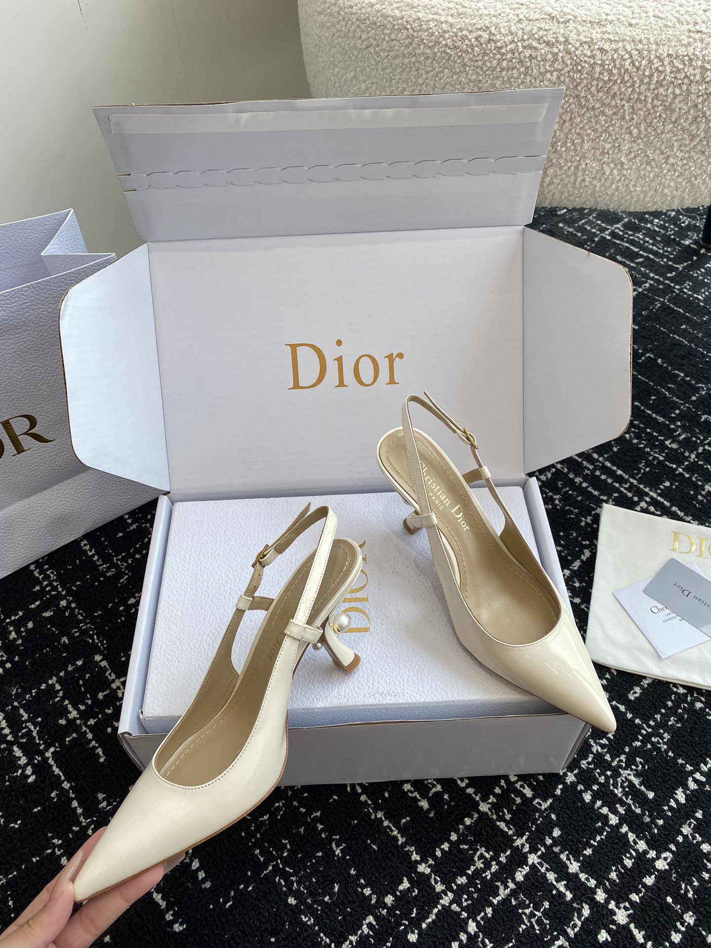 ua D*or tribales slingback pump