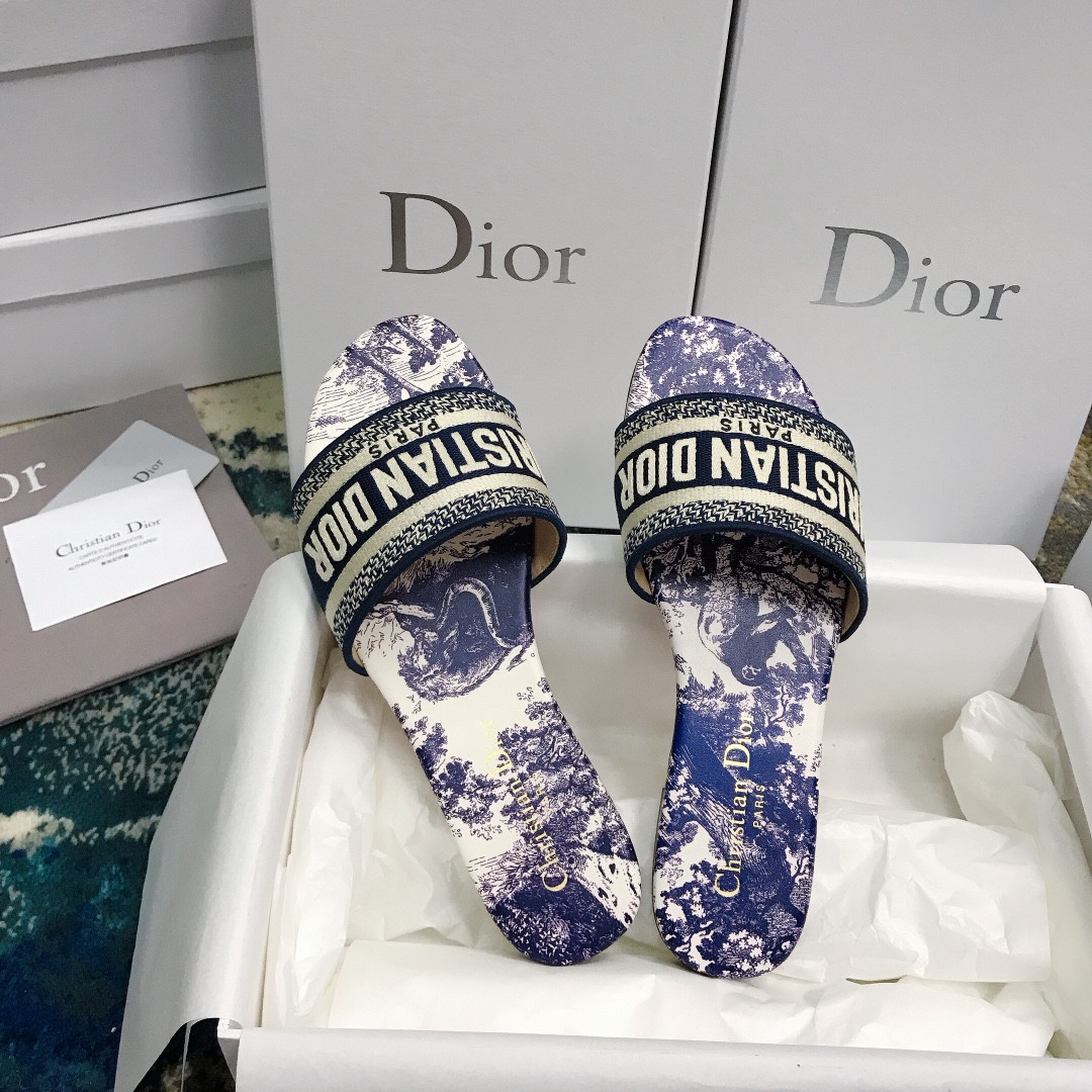 ua D*or dway slide