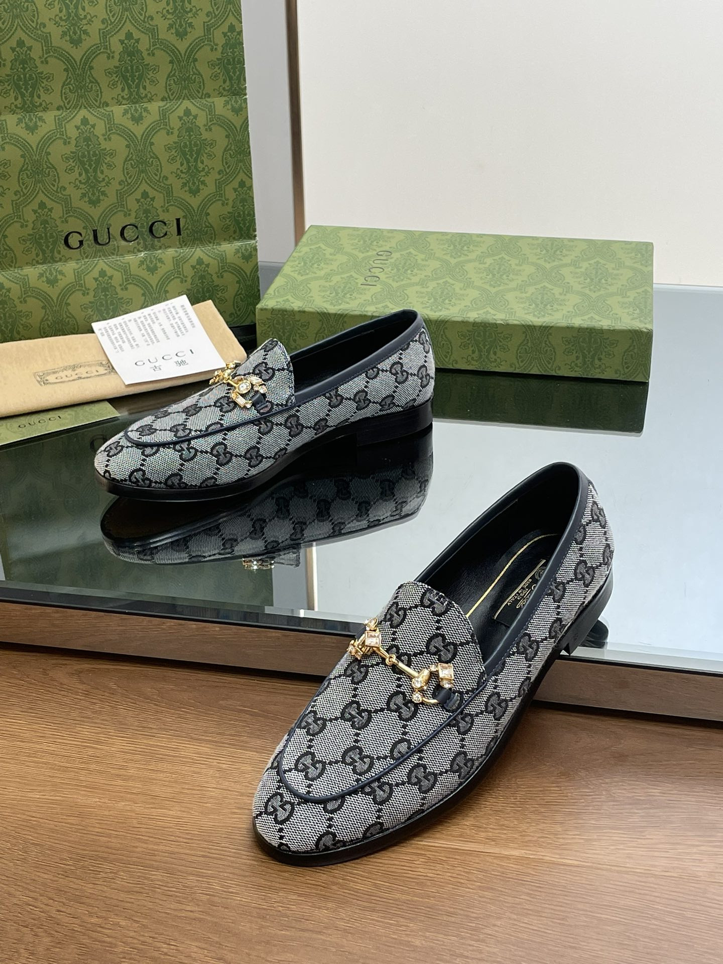 ua G*u*i horsebit loafer