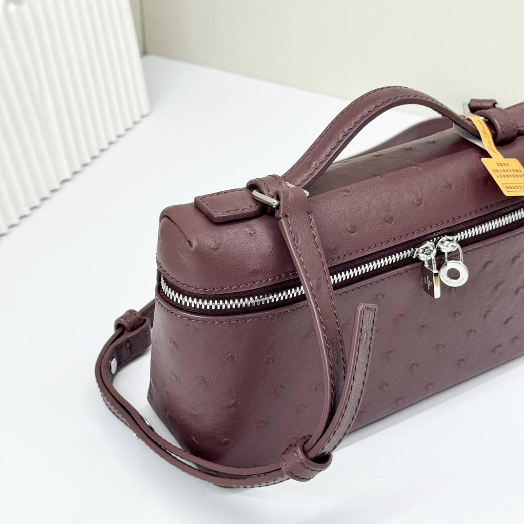 L**o p*ana extra pocket l19 ostrich-grained leather 11 x 19 x 6.5 cm