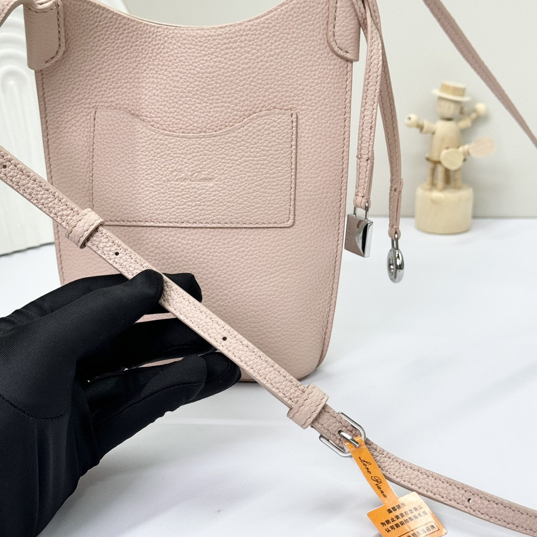 L**o p*ana mini bale bag calfskin 20x15x4cm