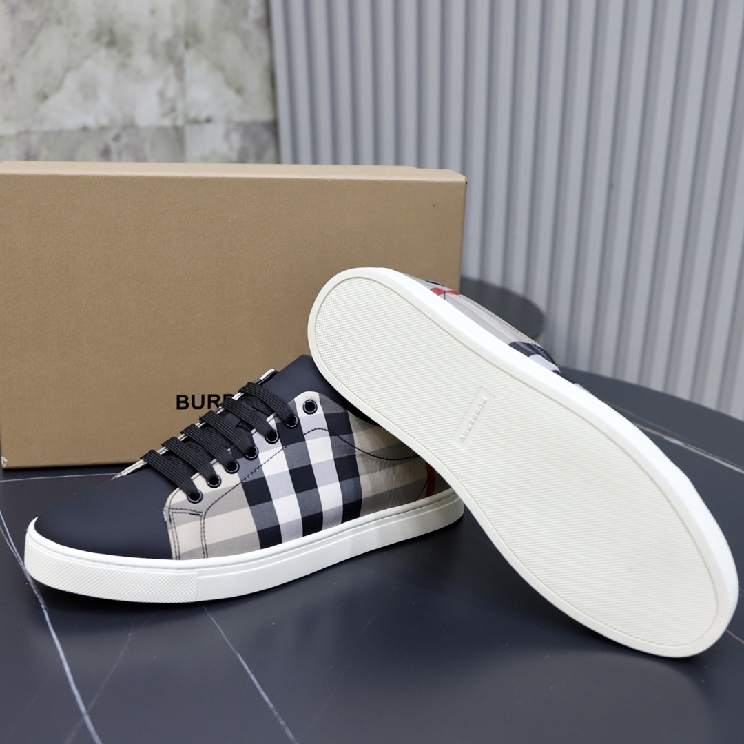 ua B**rry check sneakers