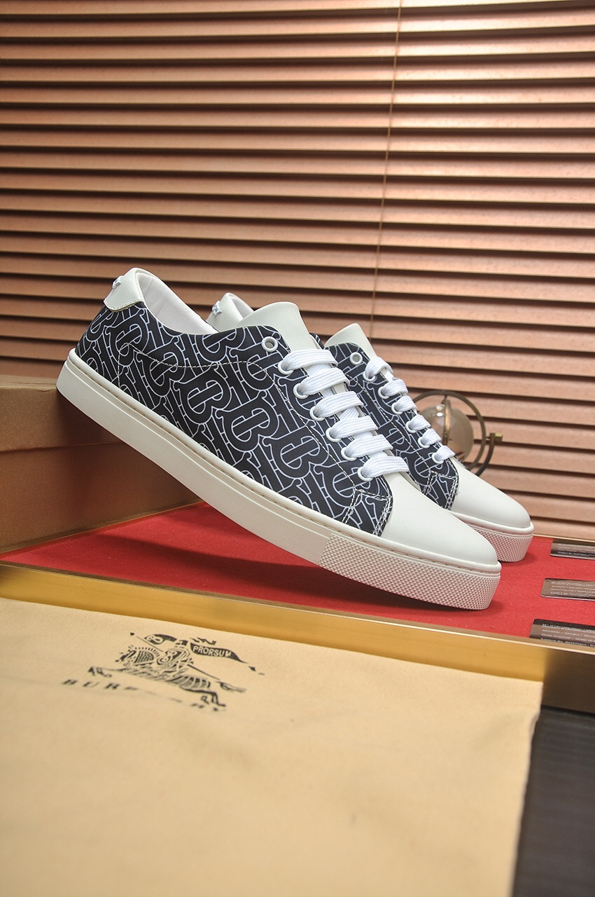 ua B**rry sneakers