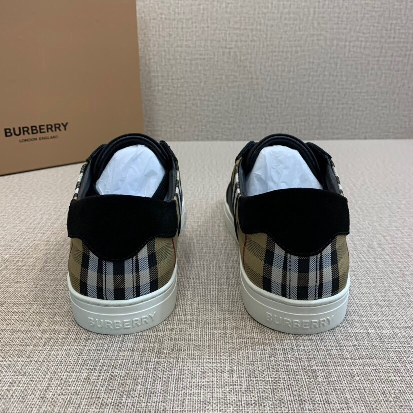 ua B**rry sneakers