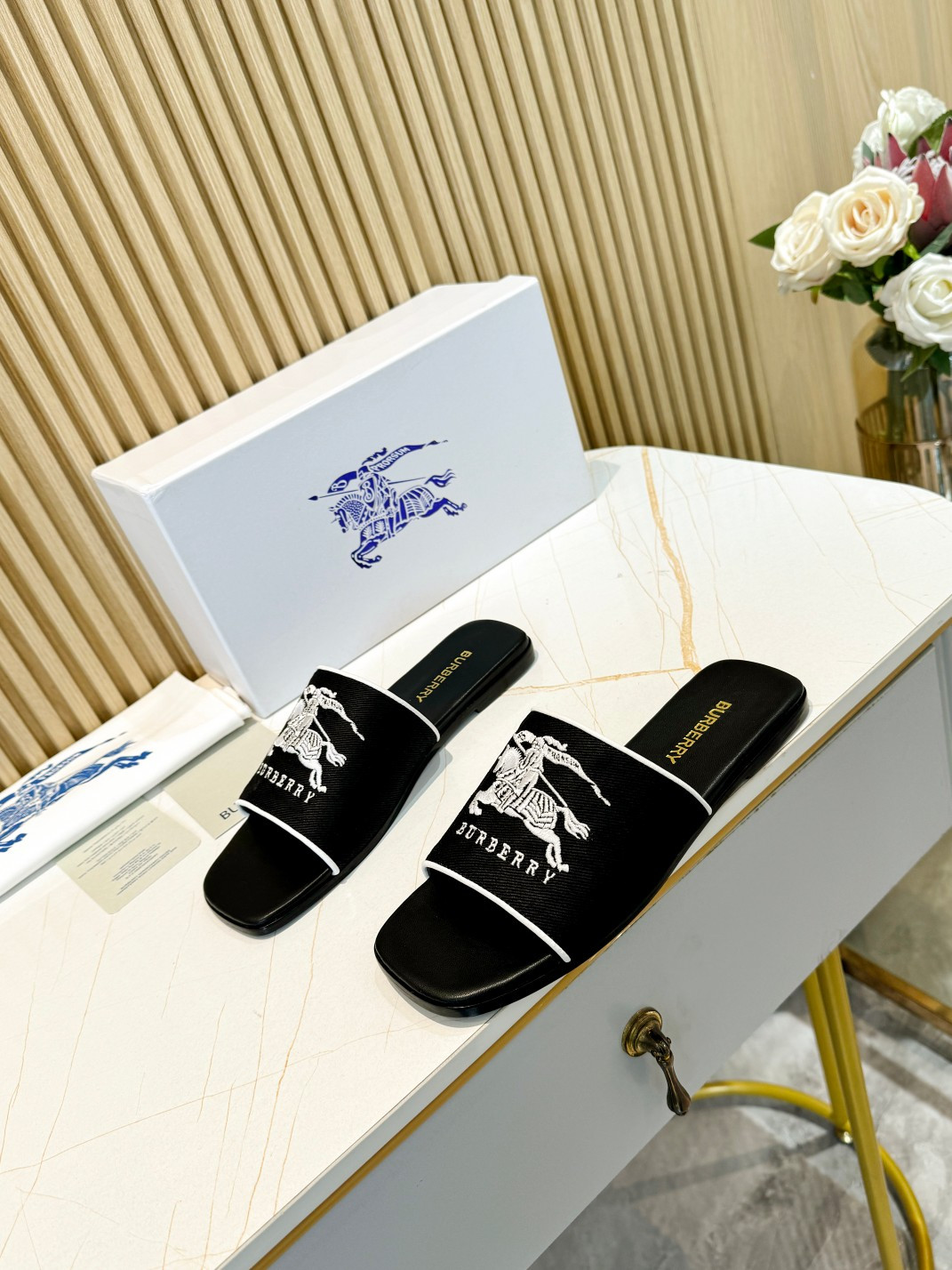 ua B**rry slides