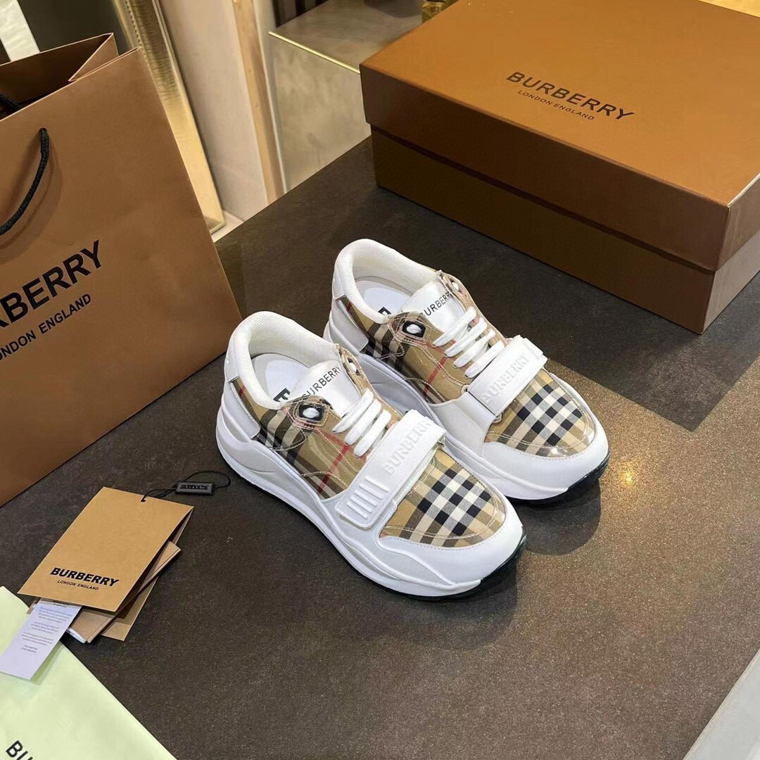 ua B**rry check sneakers