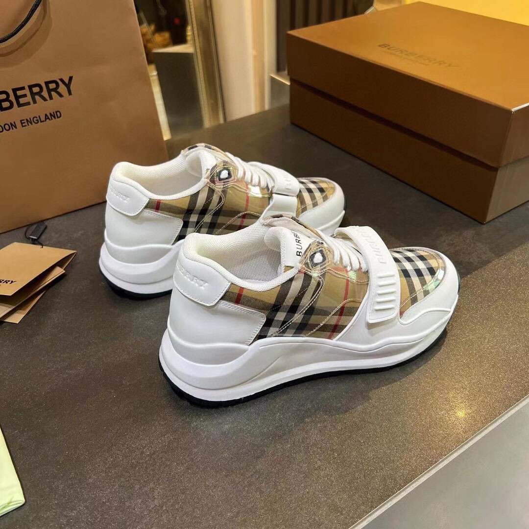 ua B**rry check sneakers