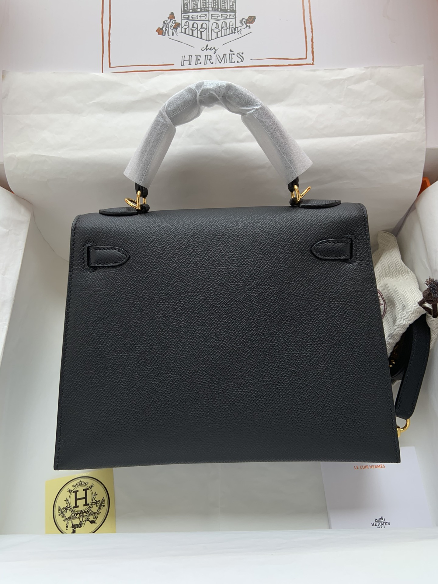 HERMÈS Kelly Gold-tone Hardware 25 28