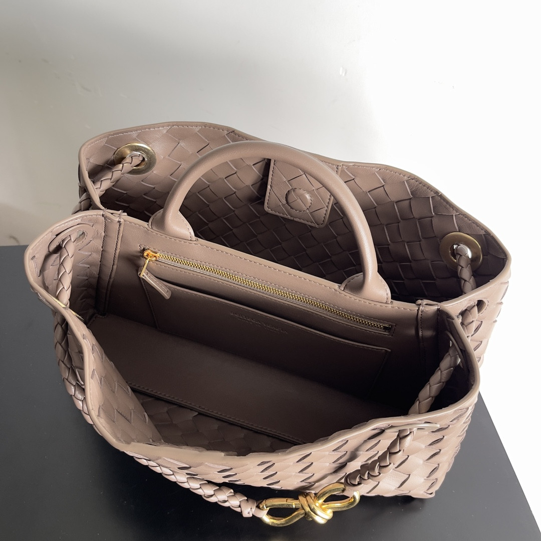 bo*te*ga Ve*ne*ta east-west andiamo 29x10x18cm
