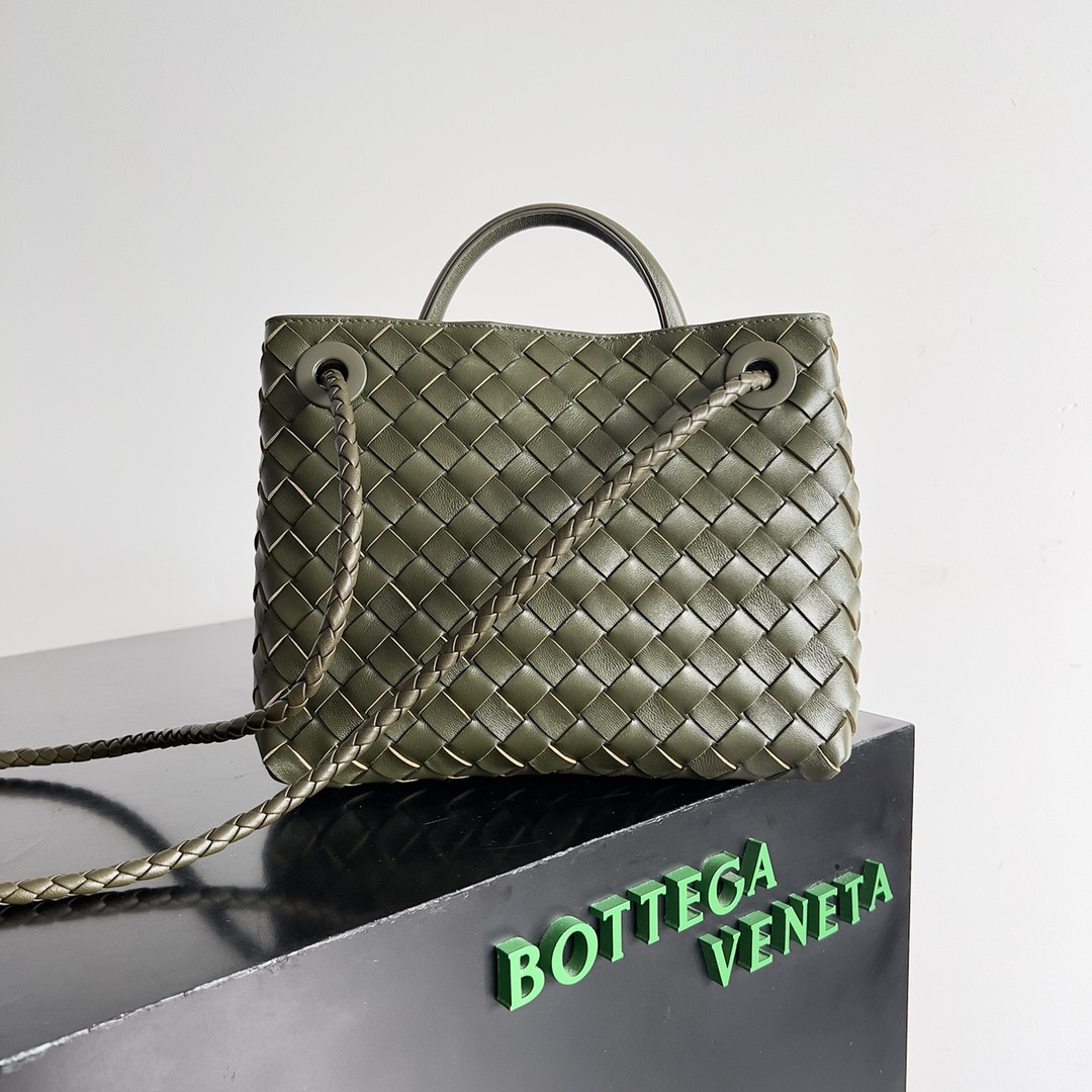 bo*te*ga Ve*ne*ta small andiamo 25x22x10.5cm