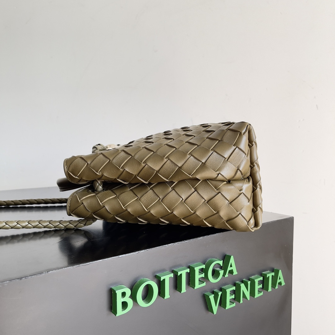 bo*te*ga Ve*ne*ta small andiamo 25x22x10.5cm