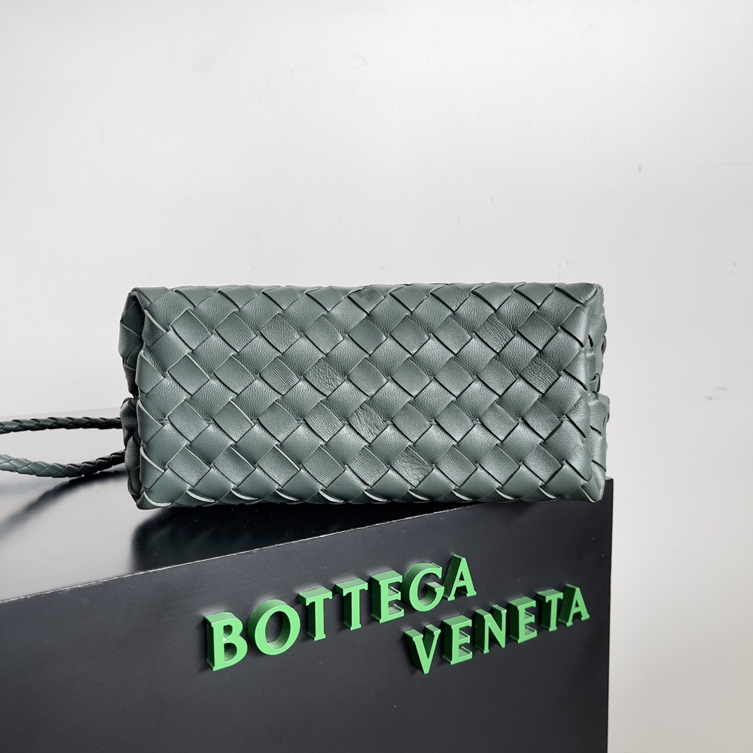 bo*te*ga Ve*ne*ta small andiamo 25x22x10.5cm