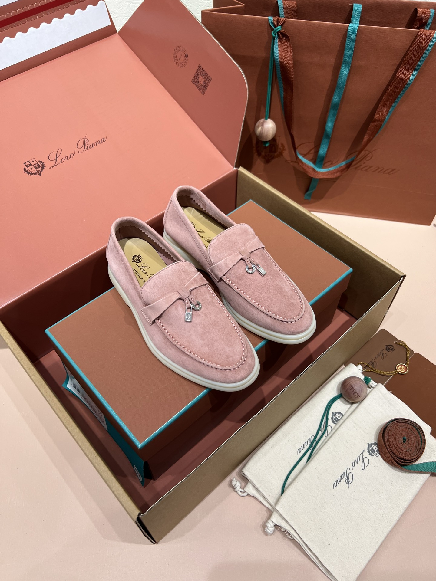 ua L**o p*ana summer charms walk loafers