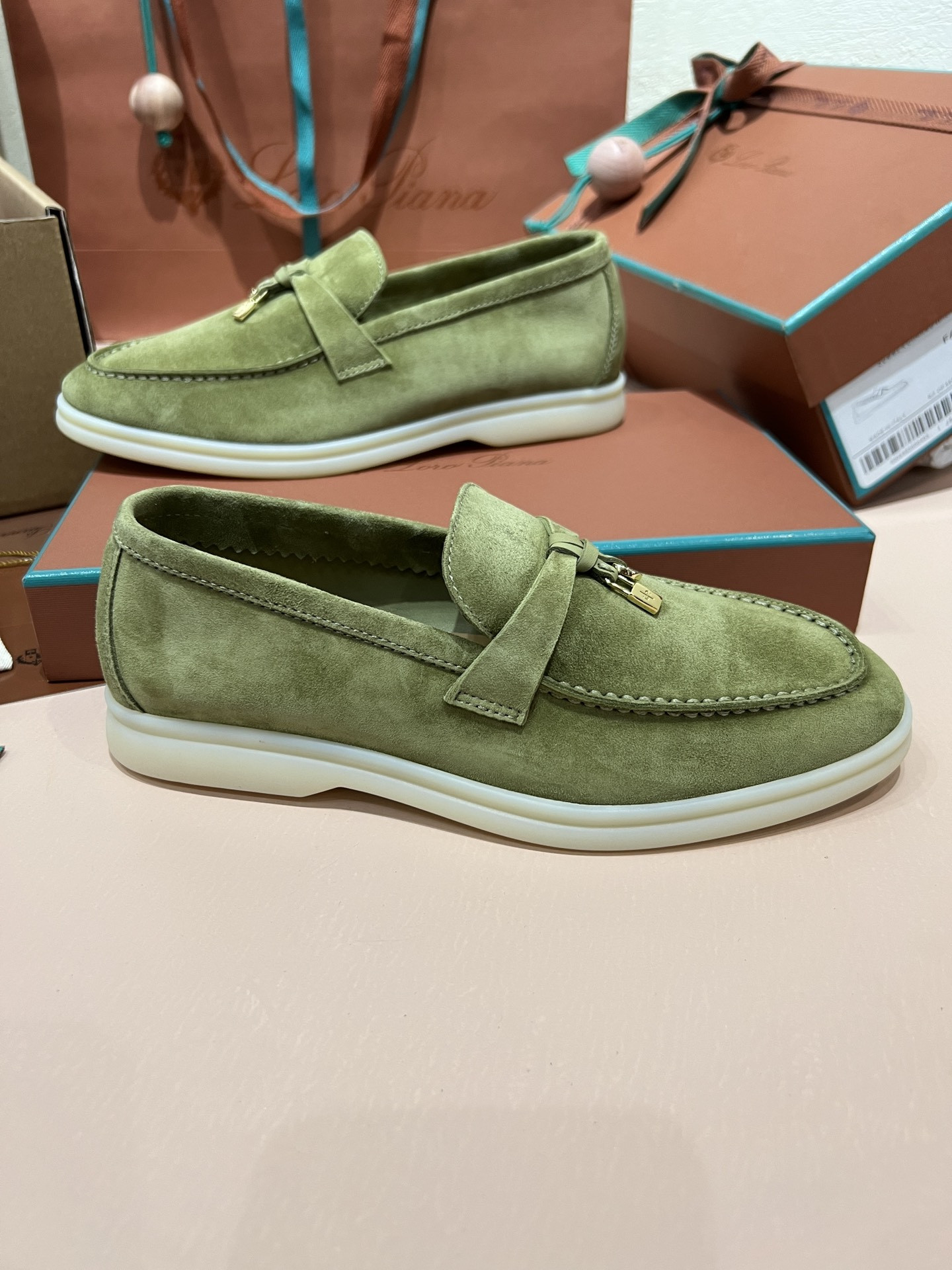 ua L**o p*ana summer charms walk loafers