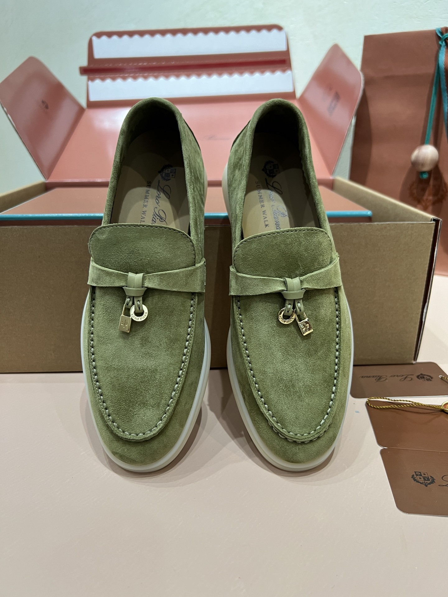 ua L**o p*ana summer charms walk loafers