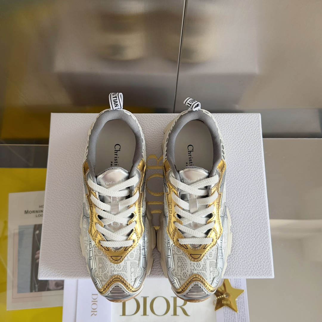 ua D*or vibe sneaker