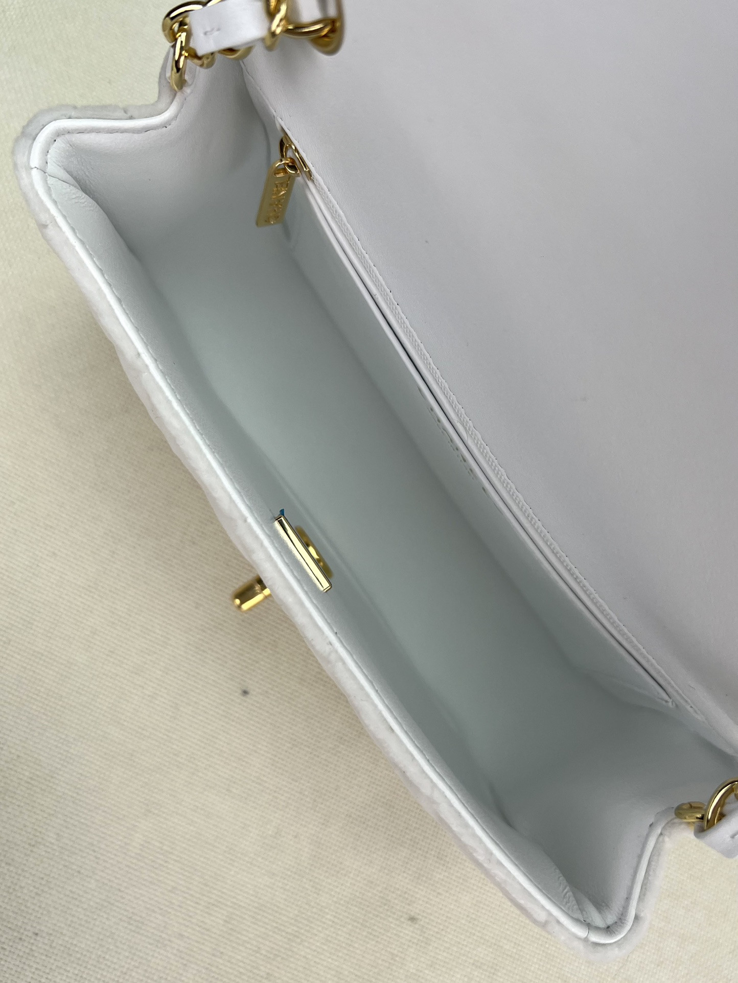 Ch*el classic flap bag 20cm
