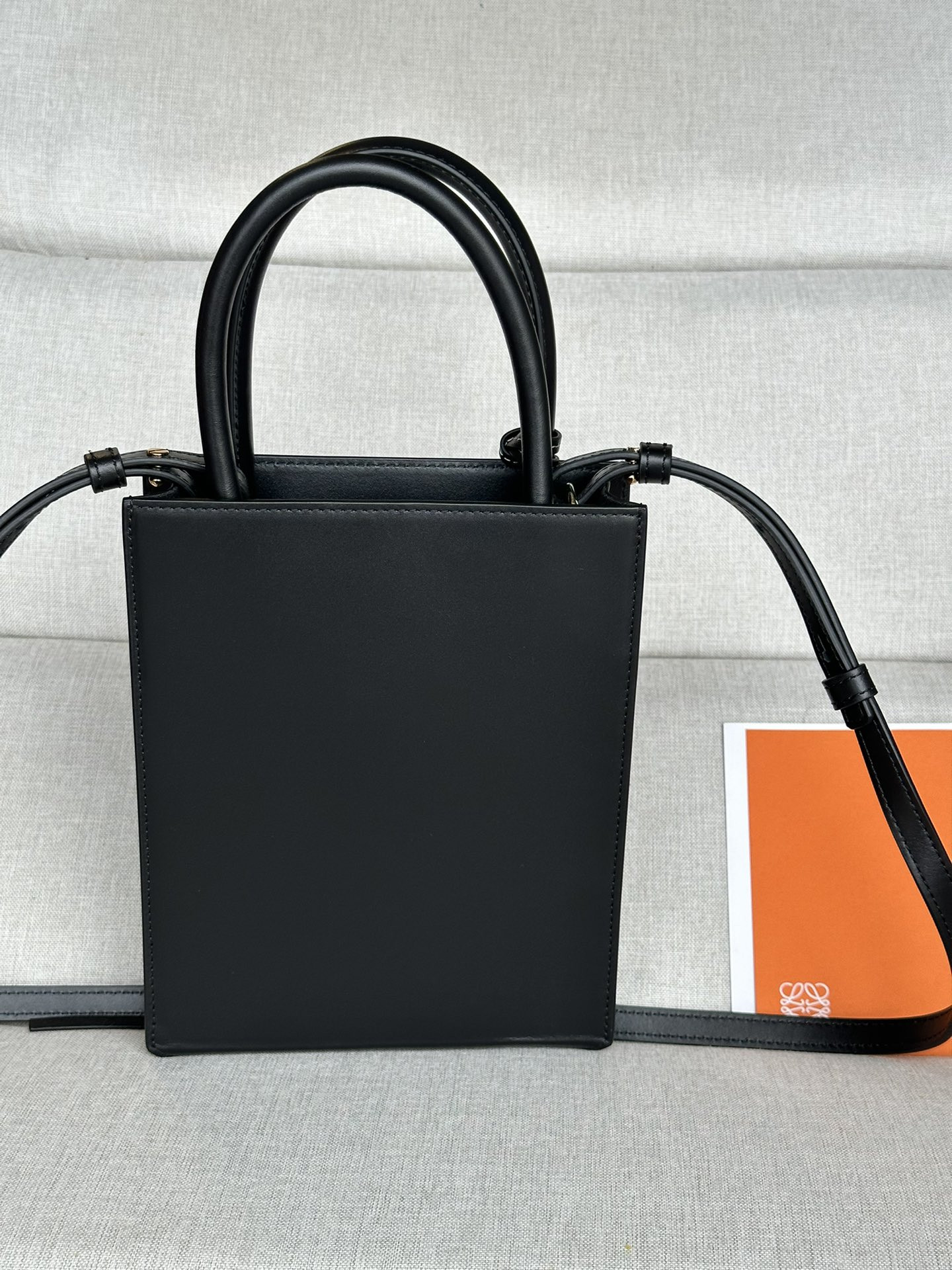 L0ew* standard a5 tote 17x6x21.5cm