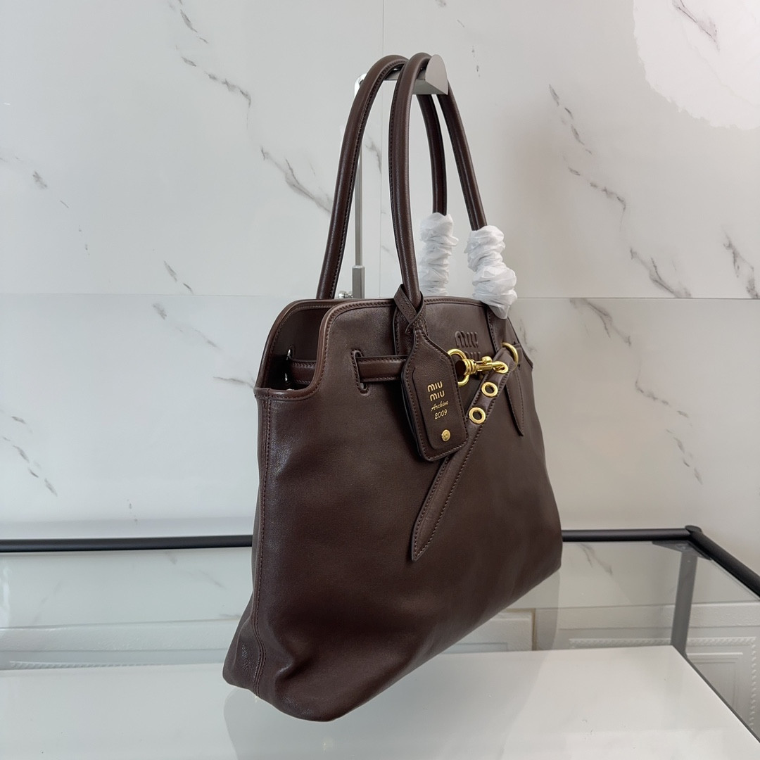 Miu Miu aventure nappa 31X40X13CM