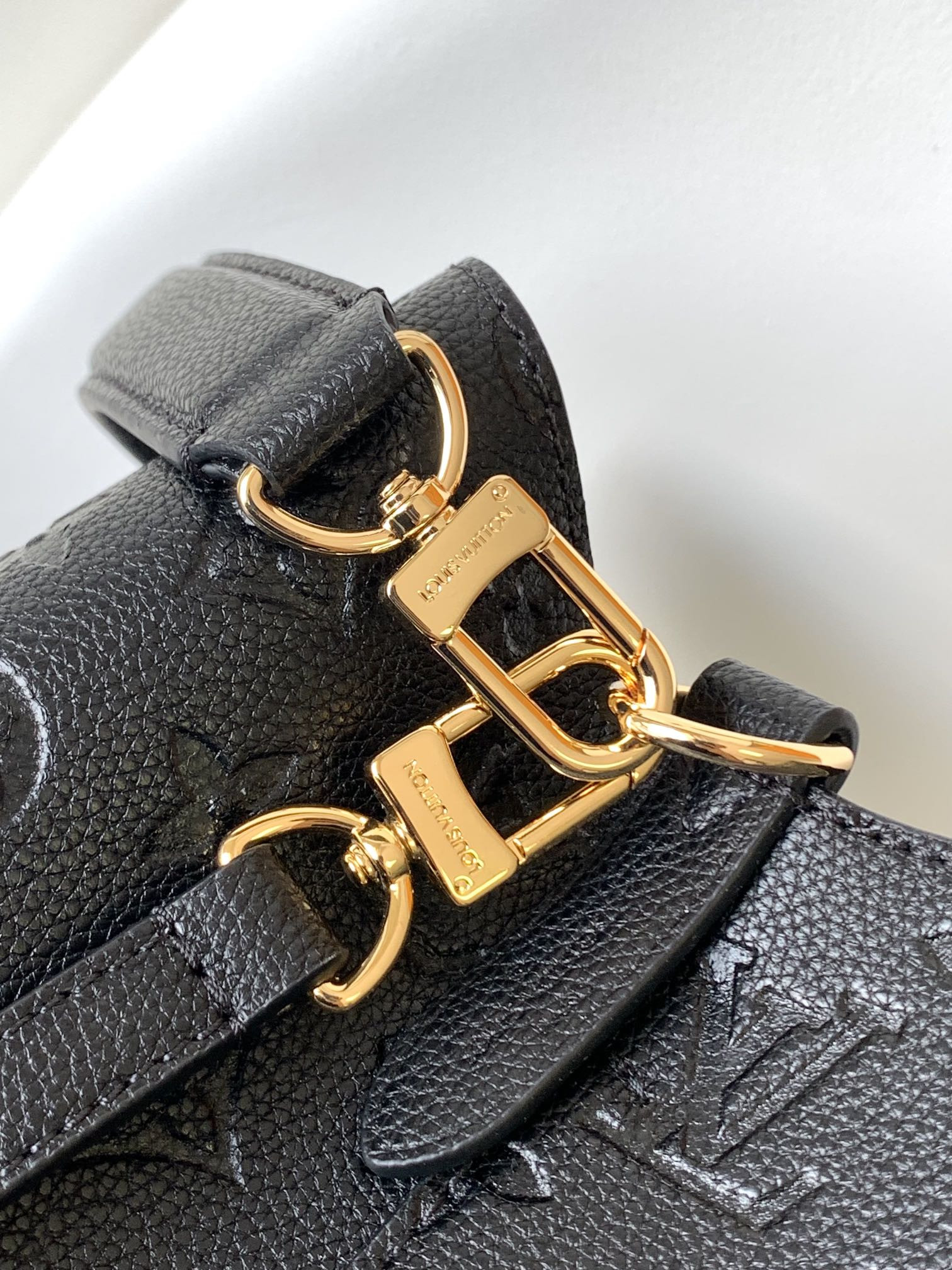 LV  NéoNoé MM  M45306  25.9 x 25.9 x 17.5CM