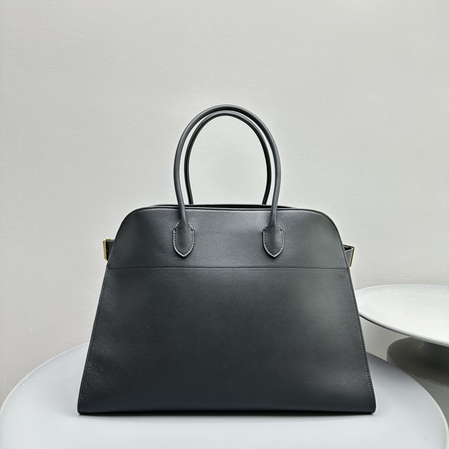 T*e R0w margaux 17 43x24x30cm