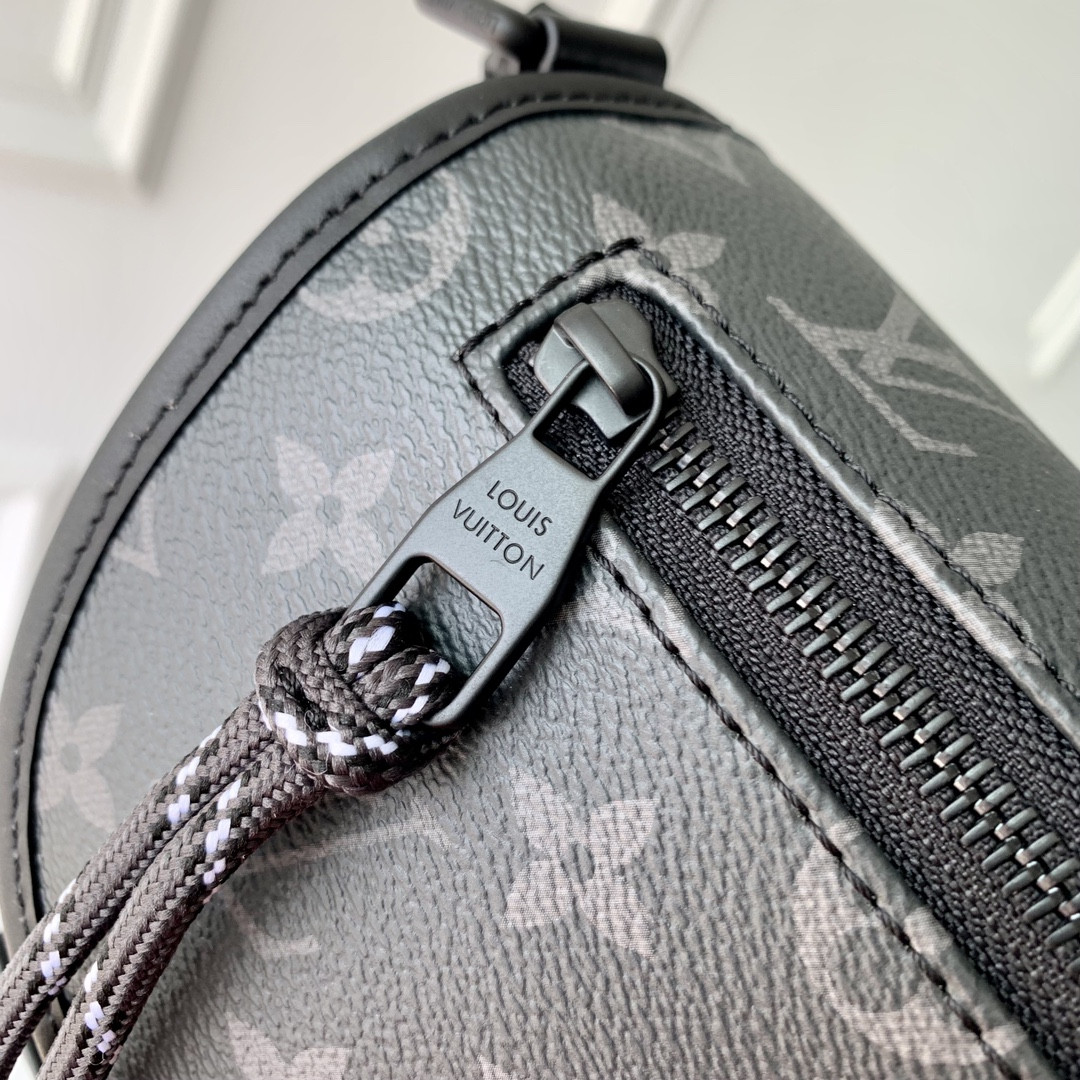 LV Pulse Messenger M12681  17 x 11 x 26.6 cm