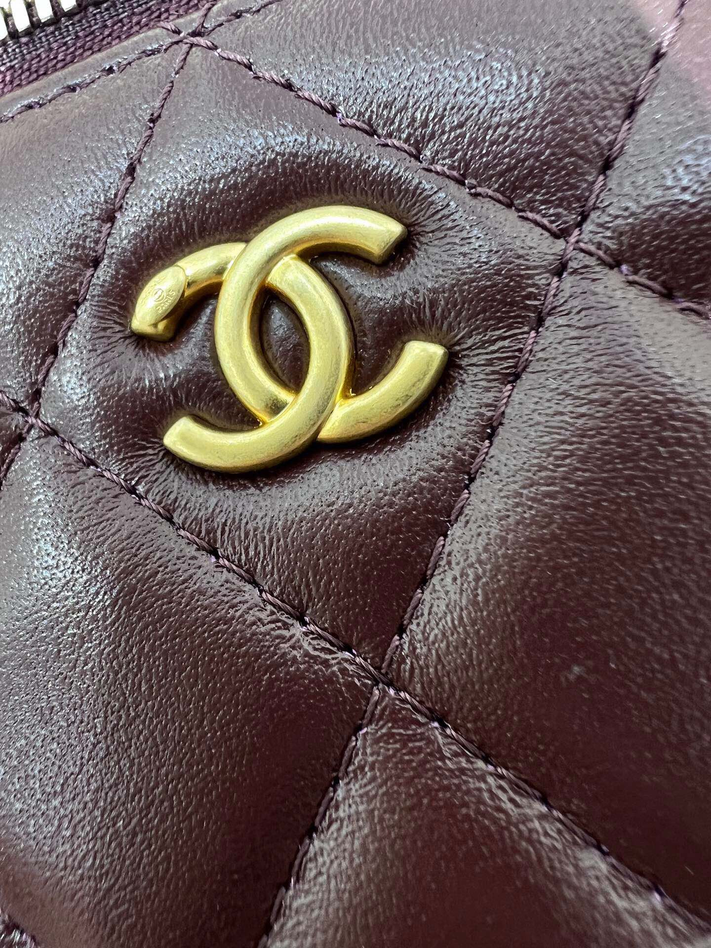 Ch*el clutch with chain 9.5x 17x 8cm