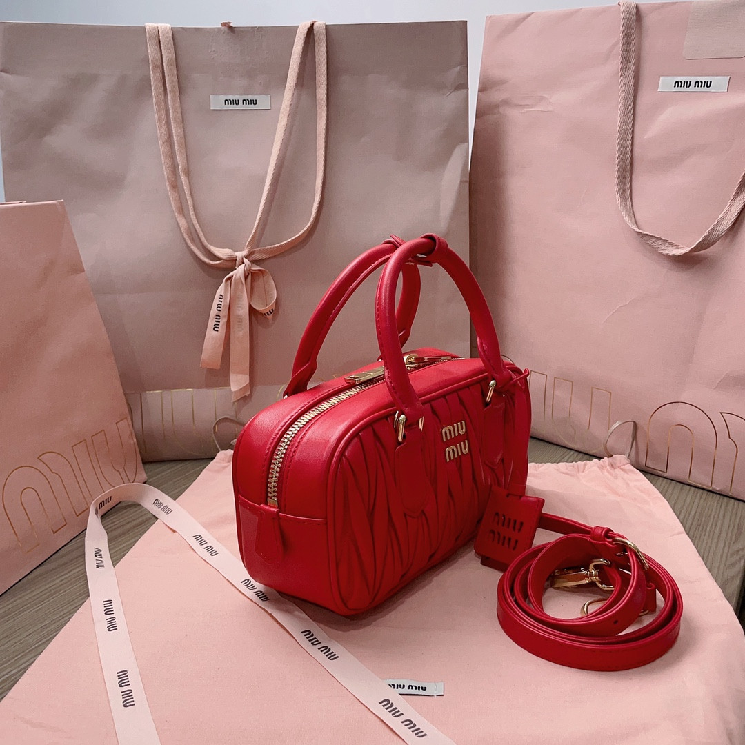 Miu Miu Arcadie matelassé nappa leather bag 22X10.5X7.5cm