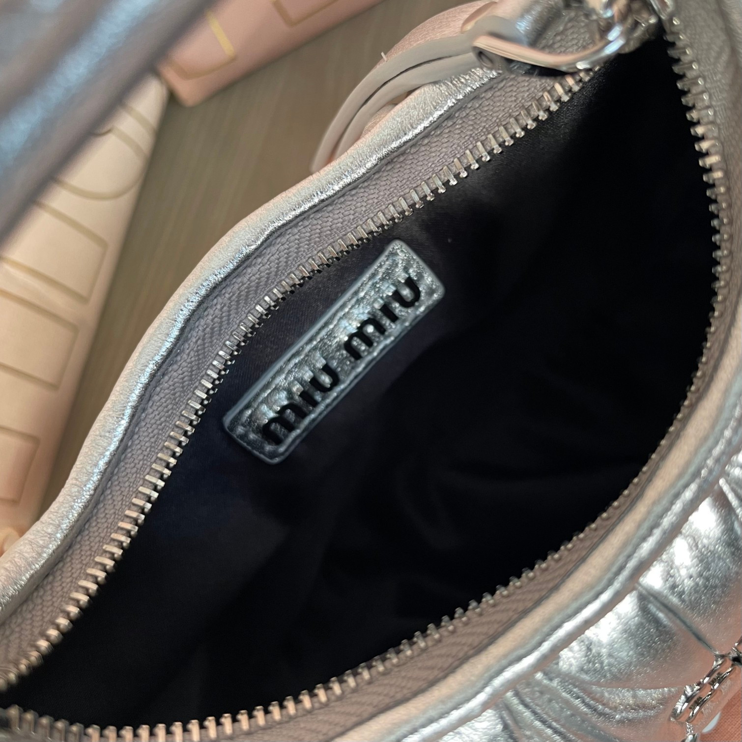 Miu Miu Wander matelassé nappa leather hobo mini-bag 14x17.5x5.5cm