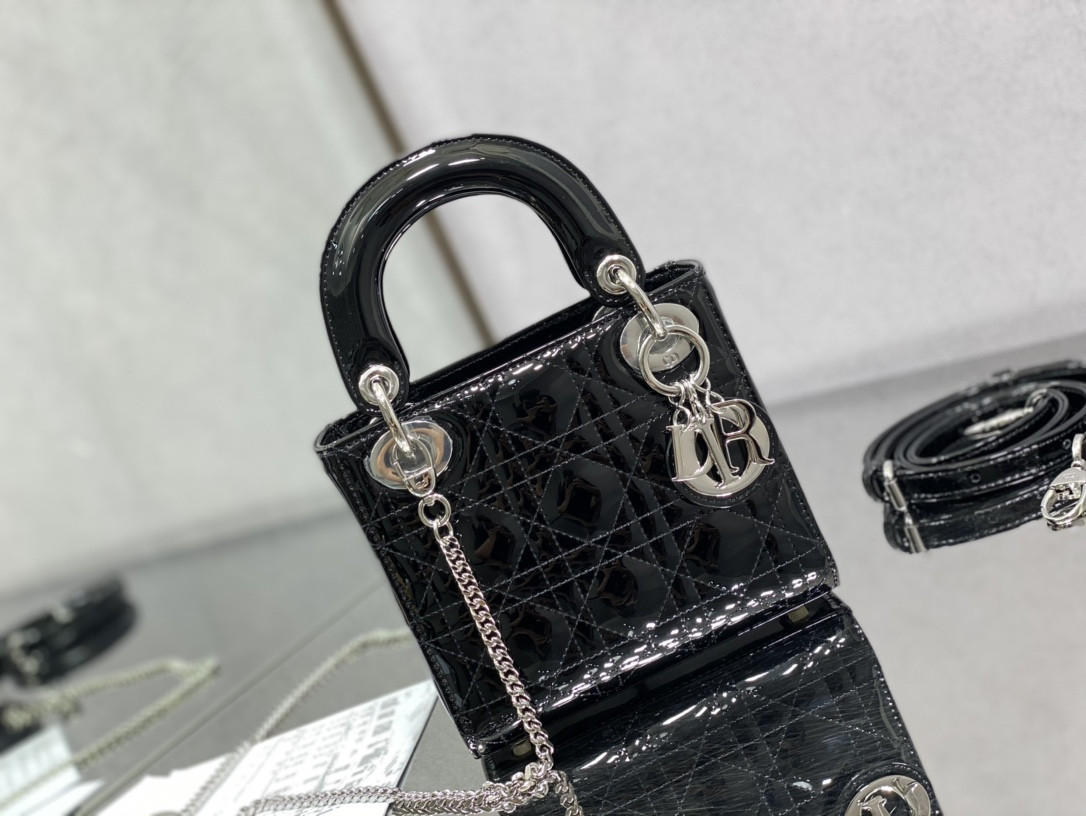 mini lady D*or bag patent cannage calfskin 17 x 15 x 7 cm
